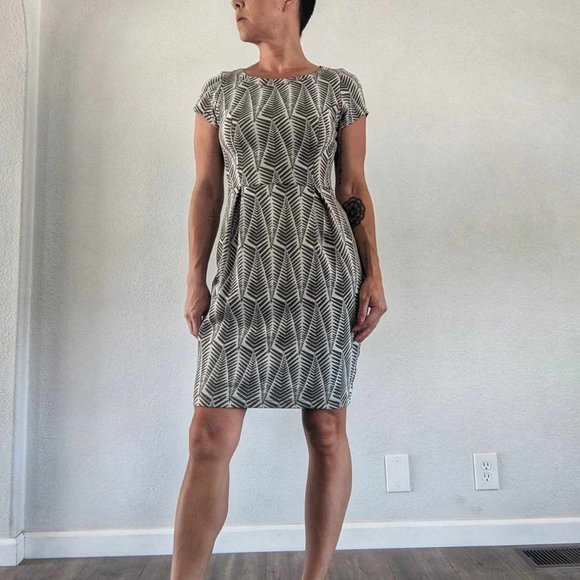 Metalicus Australia - Green Geometric/Leaf Print Midi Dress. Size S - Picture 2 of 8